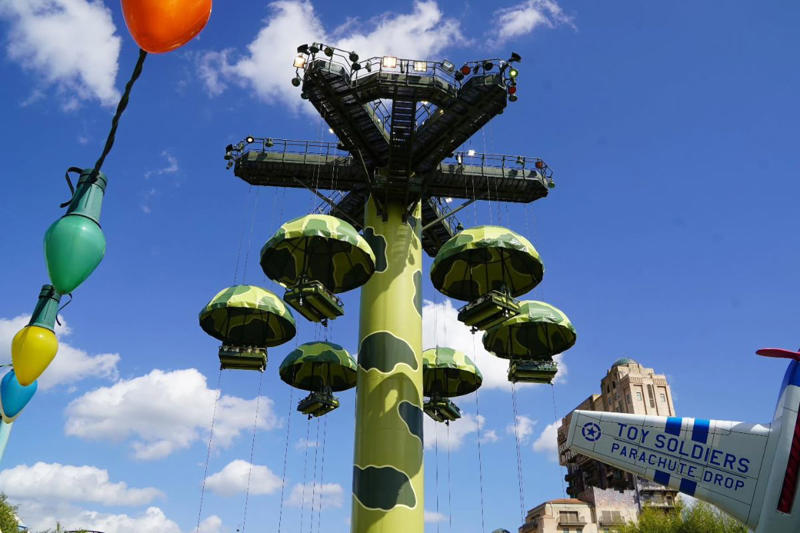 Green Army Men Parachute Drop Atlantis Expedition, Villains Funhouse Roller Coaster, Green Army Men Parachute Drop, Baby Herman’s Runaway Baby Buggy