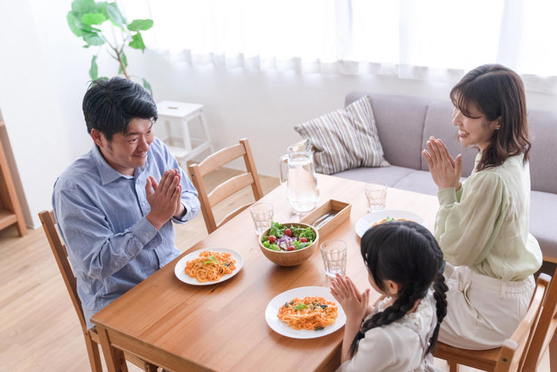 1. 安心感を育む, 2. 信頼関係を深める, 3. 家族の雰囲気を明るくする, 1. 時間帯を決めて続ける, 2. スマホを離して向き合う, 3. 共感を意識して聴く