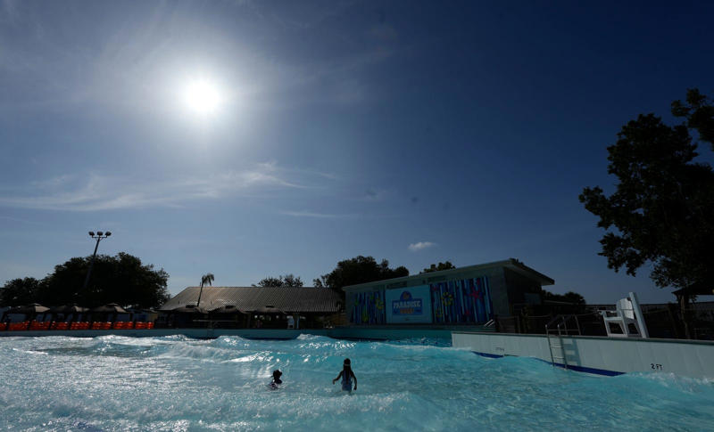 A big investment for Sun Splash, All about the waves, More about the Sun Splash wave pool, Grand opening, ‘dive-in movies’ planned, Tickets, deals for Paradise Cove Wave Pool at Sun Splash