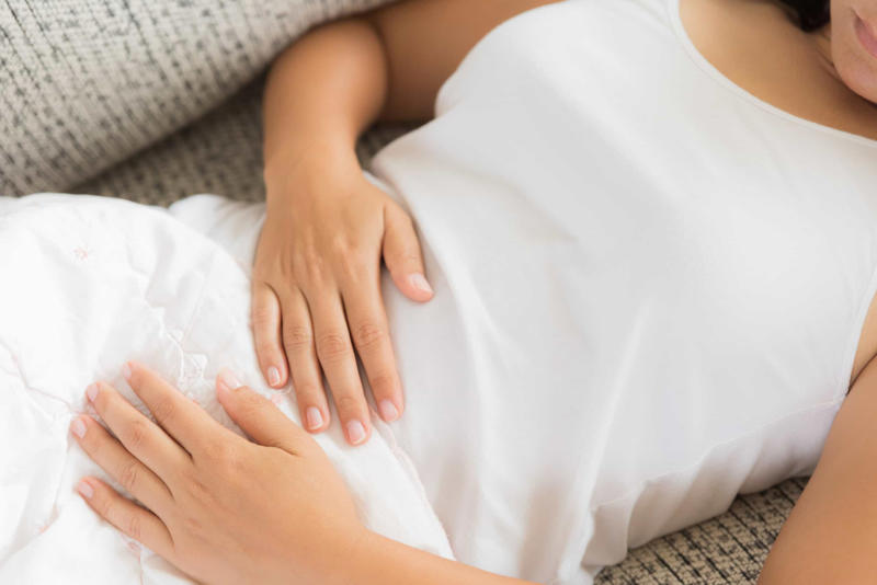 What is bloating?, Full or big stomach, Painful or noisy tummy, The causes, Excess gas, Fizzy drinks, Digestive problems, What can we do?, Keep your mouth shut, Eat smaller meals and more often, Fizzy drinks and caffeine, Eating late at night, What to do, Not normally serious, Prolonged bloating, Inhibited movement, Painful to the touch