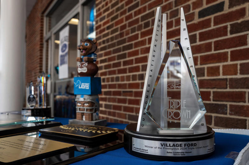 What's the Triple Crown?, Farley: 'It takes a village' to win such an award , Risking it all on a Ford store, 'Not a normal dealership', Returning customers, Advice to customers