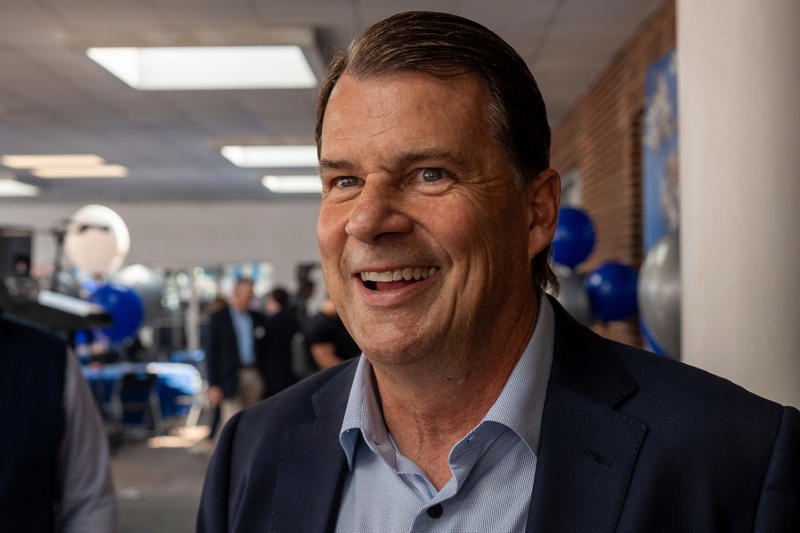 What's the Triple Crown?, Farley: 'It takes a village' to win such an award , Risking it all on a Ford store, 'Not a normal dealership', Returning customers, Advice to customers