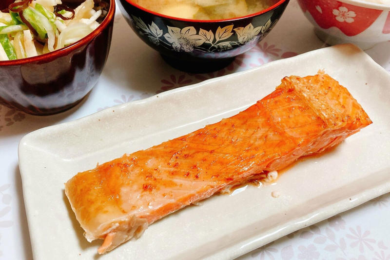 1：使い勝手がいい「さくらどり 焼鳥用もも肉串」, 2：食べ盛りがよろこぶ喜ぶ「デリバーグ（ミニチーズイン）」, 3：賞味期限が1年弱ある「アイダホアン マッシュポテト」, 4：解凍後そのまま食べられる「ベビーホタテ」, 5：ふっくらした身と上品な脂が魅力な「甘塩銀鮭切身」
