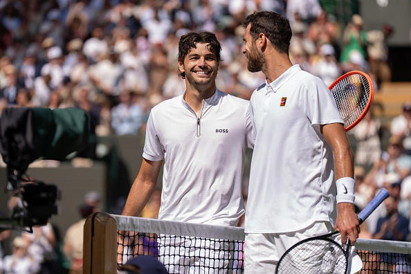 Wimbledon umpire forced to stop match after another glitch as crowd boo