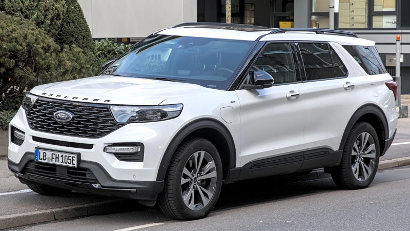 1. Ford Explorer (Various Years) 1. Ford Explorer (Various Years), 2. Honda CR‑V Hybrid (2025), 3. Infiniti QX50 (2019), 4. Chevrolet Traverse (2025), 5. Chevrolet Equinox (2025), 6. Hyundai Tucson, 7. Nissan Pathfinder (2025), 8. Mazda CX‑5 (Used), 9. Chevrolet Trailblazer, 10. Buick Encore GX, 1. Lucid Air Touring (2025), 2. 2025 Subaru Forester, 3. Toyota Camry, 4. BMW X3 (G45), 5. Kia EV6, 6. Volvo EX30, 7. Mercedes-Benz GLC Series, 8. Volkswagen Touareg R, 9. Lexus NX (2024/25), 10. Audi A5 (2025)