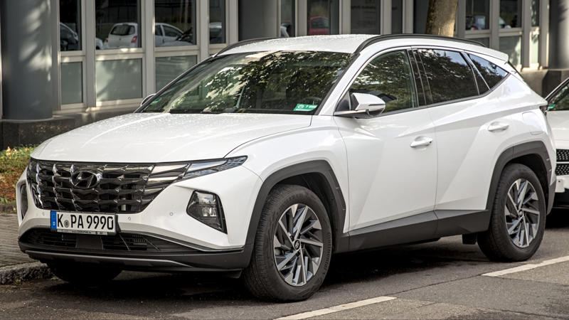 6. Hyundai Tucson 1. Ford Explorer (Various Years), 2. Honda CR‑V Hybrid (2025), 3. Infiniti QX50 (2019), 4. Chevrolet Traverse (2025), 5. Chevrolet Equinox (2025), 6. Hyundai Tucson, 7. Nissan Pathfinder (2025), 8. Mazda CX‑5 (Used), 9. Chevrolet Trailblazer, 10. Buick Encore GX, 1. Lucid Air Touring (2025), 2. 2025 Subaru Forester, 3. Toyota Camry, 4. BMW X3 (G45), 5. Kia EV6, 6. Volvo EX30, 7. Mercedes-Benz GLC Series, 8. Volkswagen Touareg R, 9. Lexus NX (2024/25), 10. Audi A5 (2025)
