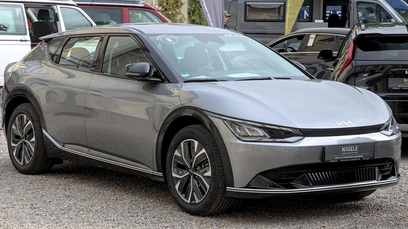5. Kia EV6 1. Ford Explorer (Various Years), 2. Honda CR‑V Hybrid (2025), 3. Infiniti QX50 (2019), 4. Chevrolet Traverse (2025), 5. Chevrolet Equinox (2025), 6. Hyundai Tucson, 7. Nissan Pathfinder (2025), 8. Mazda CX‑5 (Used), 9. Chevrolet Trailblazer, 10. Buick Encore GX, 1. Lucid Air Touring (2025), 2. 2025 Subaru Forester, 3. Toyota Camry, 4. BMW X3 (G45), 5. Kia EV6, 6. Volvo EX30, 7. Mercedes-Benz GLC Series, 8. Volkswagen Touareg R, 9. Lexus NX (2024/25), 10. Audi A5 (2025)