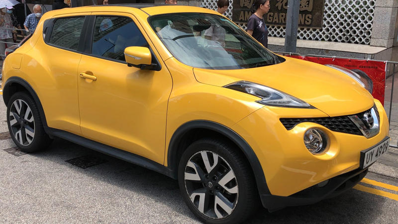 10. Nissan Juke 1. Hummer H2, 2. BMW X6, 3. Tesla Cybertruck, 4. Dodge Challenger Hellcat, 5. Toyota Prius, 6. Jeep Wrangler 4xe, 7. Smart Fortwo, 8. Cadillac Escalade, 9. Ford Mustang EcoBoost, 10. Nissan Juke, 11. Dodge Ram TRX, 12. Tesla Model X, 13. Toyota C-HR, 14. GMC Hummer EV, 15. Lincoln MKT, 16. Mercedes-Benz G-Class, 17. BMW 7 Series (2023 redesign), 18. Pontiac Aztek, 19. Chevrolet SSR, 20. Lamborghini Urus