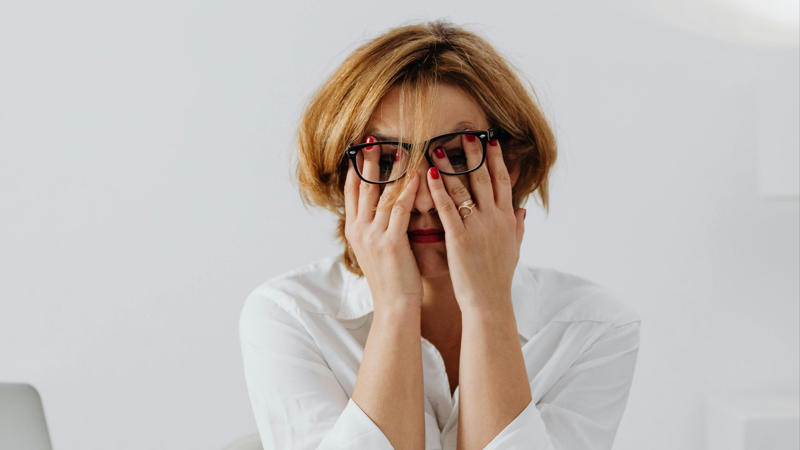 1. You Always Feel Rushed, 2. You Calculate Time Between Tasks, 3. You Hate Any Delays, 4. You’re Easily Irritated, 5. You Feel Behind Schedule, 6. You Have Trouble Concentrating, 7. You’re Never Really Present, 8. You Get More Headaches, 9. You Interrupt Others, 10. Your Relationships Suffer, 1. Disconnect From Your Phone, 2. Focus More on People, 3. Build a Quiet Nest, 4. Go For a Good Walk, 5. Practice Mindfulness, 6. Look Into Meditation, 7. Pay Attention to Your Body, 8. Learn to Set Boundaries, 9. Prioritize Self-Care, 10. Make Time to Relax