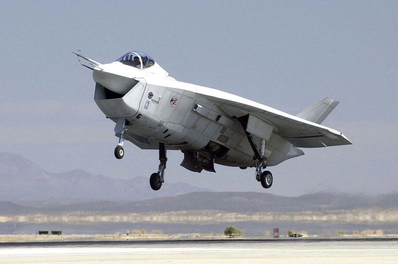 10: Sukhoi Su-57 ‘Felon’, 9: Boeing X-32, 8: Chengdu J-20, 7: Lockheed F-117 Nighthawk, 6: Boeing Bird of Prey, 5: Northrop/McDonnell Douglas YF-23, 4: Lockheed Martin F-35 Lightning II, 5: Lockheed Martin F-35 Lightning II, 3: Lockheed Martin F-22 Raptor, 2: Northrop B-2 Spirit, 1: Northrop B-21 Raider