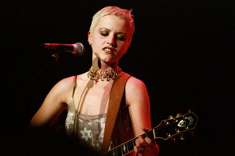 A painful loss, 'Zombie', 'Zombie' marked half of her life, A tragic life on many levels, Early rise to fame, A song of commitment, 'Linger', They swept North America, Not as big in the UK, Two solo albums, A complicated childhood, She was abused as a child, ‘You think it's your fault. You bury it.’, Anorexia, depression, excesses..., Tried to take her own life, Mother of 3 children, Fateful 2018, Alc0h0l poisoning
