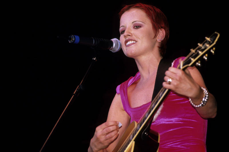 A painful loss, 'Zombie', 'Zombie' marked half of her life, A tragic life on many levels, Early rise to fame, A song of commitment, 'Linger', They swept North America, Not as big in the UK, Two solo albums, A complicated childhood, She was abused as a child, ‘You think it's your fault. You bury it.’, Anorexia, depression, excesses..., Tried to take her own life, Mother of 3 children, Fateful 2018, Alc0h0l poisoning