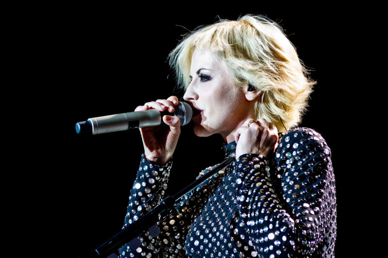 A painful loss, 'Zombie', 'Zombie' marked half of her life, A tragic life on many levels, Early rise to fame, A song of commitment, 'Linger', They swept North America, Not as big in the UK, Two solo albums, A complicated childhood, She was abused as a child, ‘You think it's your fault. You bury it.’, Anorexia, depression, excesses..., Tried to take her own life, Mother of 3 children, Fateful 2018, Alc0h0l poisoning