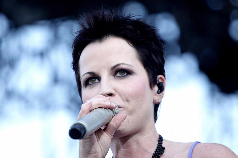 A painful loss, 'Zombie', 'Zombie' marked half of her life, A tragic life on many levels, Early rise to fame, A song of commitment, 'Linger', They swept North America, Not as big in the UK, Two solo albums, A complicated childhood, She was abused as a child, ‘You think it's your fault. You bury it.’, Anorexia, depression, excesses..., Tried to take her own life, Mother of 3 children, Fateful 2018, Alc0h0l poisoning