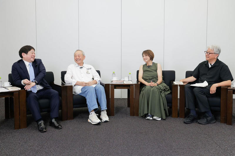 キッコーマン座談会　参加の方々, １：母の愛情が詰まった食卓の記憶, ２：戦争が刻んだ食への執着, ３：食事は人間関係のバロメーター, ４：キッコーマンと「おいしい記憶」の出会い, ５：食育への思い, ６：現代の食卓事情「一緒に食べてるのに孤食ですよ」, ７：記憶に残る味と体験, ８：地域による味の違い, ９：対談を通じてわかる「おいしい記憶」のこと, ネットで話題の「夫（元木さん）の体重減少」について