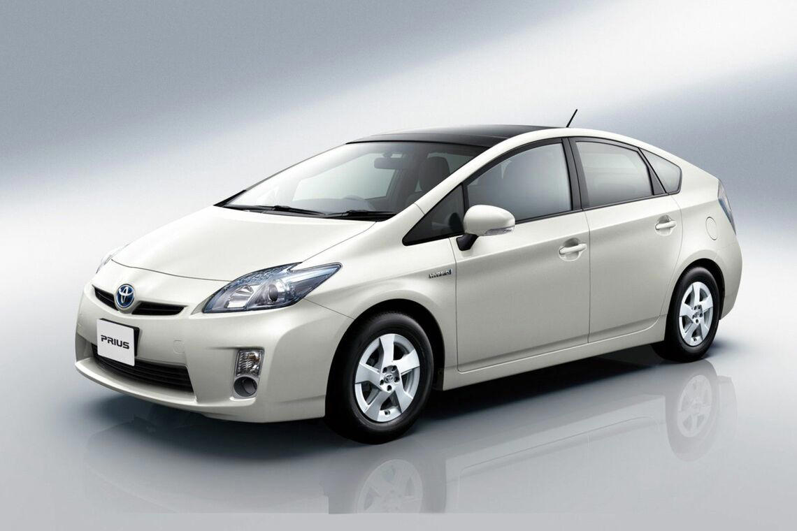 国内「カローラ」は全7モデル, なぜ、大半のモデルをHEVに集約したのか？, 2年連続「年間販売ナンバーワン」を目指して, 期待は大幅改良を施した「カローラクロス」