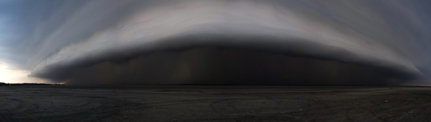 Is it dangerous? The rare roll cloud, Cloud species, A solitary cloud, Rough and rolling, Weather change, A cloud blanket, Thunderstorm downdraft, What makes it happen?, Coastal breeze, Is it dangerous?, Global warming, The "Morning Glory", Around the world