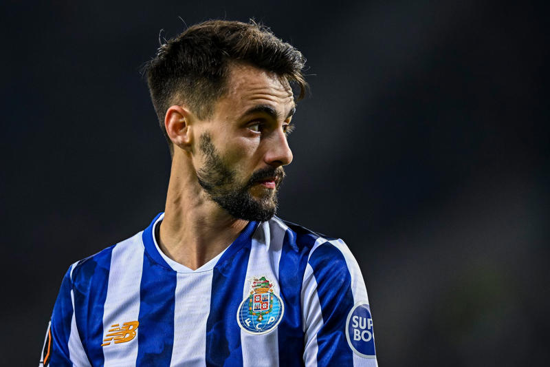 Latest transfer news headlines, Man Utd in talks over double midfielder deal, Tottenham still hopeful over Gibbs-White, Arsenal to make Eze bid, Madueke set for Arsenal medical, Gyokeres to Arsenal deal 'absolutely on', Maresca confirms Madueke deal, Arsenal eye Eze alternative, Newcastle sign Elanga, Gyokeres due back at Sporting, Real sell one more, Real considering huge bid for Liverpool star, Petrovic deal agreed, Woltemade offer knocked back, Liverpool considering Gordon, Bayern make Diaz offer, Liverpool to open Ekitike talks, Benfica want 50% of Felix, Antony nearing Man Utd exit, Bissouma to Fener?, United ready to gazump Gala, Jackson not untouchable, Propper set for Twente return, Rohl set for stunning Sheff Wednesday comeback, Aubameyang in line for Marseille return, Rodrygo to Arsenal update, Munoz 'open' to Crystal Palace exit, Madueke medical, Chelsea in advanced talks for £25m deal, Gibbs-White to Tottenham twist, Kudus explains Spurs decision, Will Noni Madueke play in Club World Cup final?, Crystal Palace seal Borna Sosa deal, Wissa bid rejected, Spurs remain interested, DONE DEAL, Rashford to Barcelona latest, Rodrygo asking price, Jackson could leave Chelsea, Henderson to join Brentford, Why Arsenal want Madueke, Romero decision, Kudus shirt number, Arsenal to sign Madueke, Trossard agrees terms, Gibbs-White medical today, Madueke set for Arsenal medical, Tottenham sign Kudus, Madueke to Arsenal, here we go!, Spurs announce Kudus, Luton land Wells, Barcelona set Casado price, Fishel leaves Chelsea, Real agree Carreras deal, Exeter loan Palace keeper, Sainz set for Porto, Cresswell signs for Stoke, ICYMI: Arsenal set to smash women's world-record transfer fee, Forest table Wissa offer amid Spurs interest, Elliot 'certain' to leave Liverpool his summer, Konate Real's top target, Brighton could sell Ferguson, Arsenal dealt blow in Rodrygo pursuit, Gibbs-White having Spurs medical tomorrow, Arsenal break world record for Liverpool's Smith, DONE DEAL, Barca not fully sold on Rashford, Ronaldo wants Rudiger at Al Nassr, Dalot gets United No 2 shirt, Gibbs-White to Spurs 'accelerating quickly', City youngster joins Leverkusen, Arsenal fans start #NoToMadueke petition, De Zerbi wants Auba Marseille return, Penders set for Strasbourg loan, Spurs turn attention to Gibbs-White, Arsenal handed new Rodrygo boost, Arsenal to make contact for Eze deal, Petrovic agreement close, Mosquera 'future in limbo', Rodrygo told Real Madrid exit is likely, Cunha reveals pride at Man Utd shirt number decision, Benfica eye Joao Felix return, Arteta and Berta react to Norgaard transfer, Norgaard reveals Raya talks, Man United reveal plan for new signing, Arsenal confirm Norgaard signing, DONE DEAL, Tottenham get surprise Mohammed Kudus boost, Gyokeres twist, Henderson statement, DONE DEAL, New Arsenal signings train, Chelsea prize money, Henderson leaves Ajax, Roma target Mavropanos, Parma target Arsenal midfielder