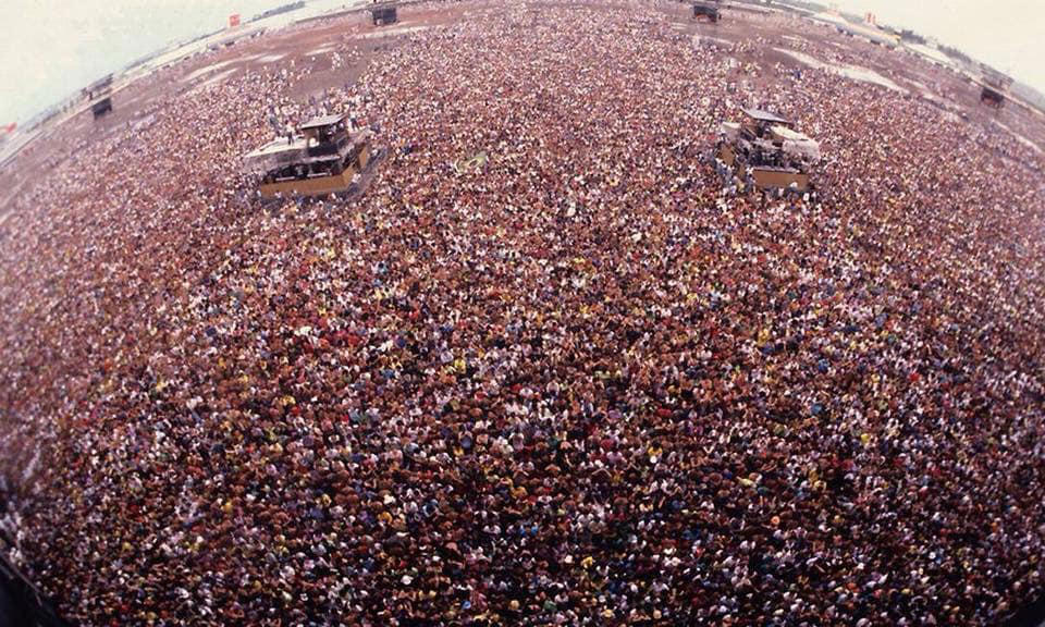 13. More Than One Million People Attended the ‘Metallica’ Concert in Moscow, Shortly Before the USSR Collapsed 1. Back When School Pictures Were a Bit More … Creative, 2. Man Who Spent Two Years Traveling the U.S. in His 1950 Chevy Pickup Truck, 3. His First Girlfriend Punched Him in the Eye, 4. Arcade Birthday Party, 5. Rad Sears Catalog, 6. Dirt Bike for Christmas, 7. Nirvana Making Funny Faces, 8. Mom Holding a Baby While Doing Her Master’s Thesis on a Macintosh Classic II, 9. U.S. Marines Driving Through Burning Oil Fields in Kuwait, 10. Wedding Smiles, 11. Grandma Playing Duck Hunt on the Nintendo, 12. More Than One Million People Attended the ‘Metallica’ Concert in Moscow, Shortly Before the USSR Collapsed, 13. Working in the Galley of the U.S. Submarine Trepang, 14. That Decor, Though, 15. Diet Pepsi for Dad’s Birthday, 16. Dolly During Desert Storm, 17. Super Soaker Time!, 18. Drinking Coffee From the Thermos and Checking the Map Before Hitting the Highway, 19. Calling for Directions While Honeymooning, 20. Roommates at Michigan State University, 21. The Siiiiiimpsons, 22. Cozy Coupe Car Wash, 23. Wintertime in Idaho, 24. Unwrapping a Super Soaker 50, 25. On Top of the World Trade Center, 26. River Phoenix and Keanu Reeves, 27. Fanny Pack Styling, 28. Johnny Depp and Winona Ryder