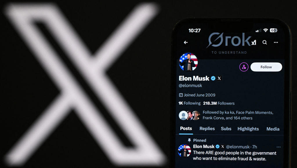 A poll on X Musk launches political party, Tesla's stock plummets, In response to the new budget bill, "Big Beautiful Bill", A poll on X, Giving a voice to the "middle 80%", Trump mocks the third party, Musk is a "train wreck", says Trump, Former allies, Musk leaves Doge to turn Tesla around, Musk says national debt will rise by 00 billion, Mobilizing DOGE against Musk?, Exasperation mounts among Tesla shareholders, A 50% drop for Tesla, Tesla's share price fell again by almost 7%