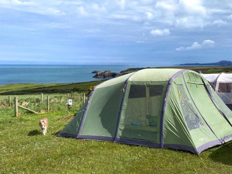 Rhosson Campsite, Oaklea Camping and Glamping Park, Rhosson Ganol Caravan and Camping Park, Keeston Camping, Celtic Camping, The Begelly Arms, Glan-Y-Mor Camping, Grass Roots Caravan and Glamping, Llys-y-frân Lakeview Campsite, Lleithyr Farm Holiday Park, New Park Landshipping, Broadway Campsite
