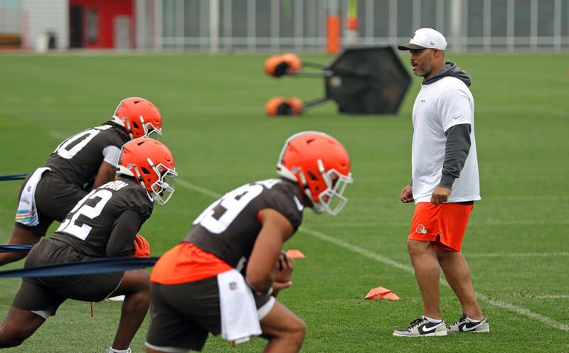 Quarterbacks: 3, Running backs: 4 , Wide Receivers: 6 , Tight Ends: 4, Offensive Line: 9, Defensive Line: 9, Linebackers: 6, Defensive Backs: 9, Special Teams: 3