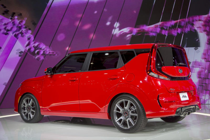 10. Dodge Charger, 9. Toyota Camry, 8. Ford F150, 7. Kia Soul, 6. Honda Civic, 5. Kia Optima, 4. Honda Accord, 3. Chevrolet Silverado 1500, 2. Hyundai Sonata, 1. Hyundai Elantra