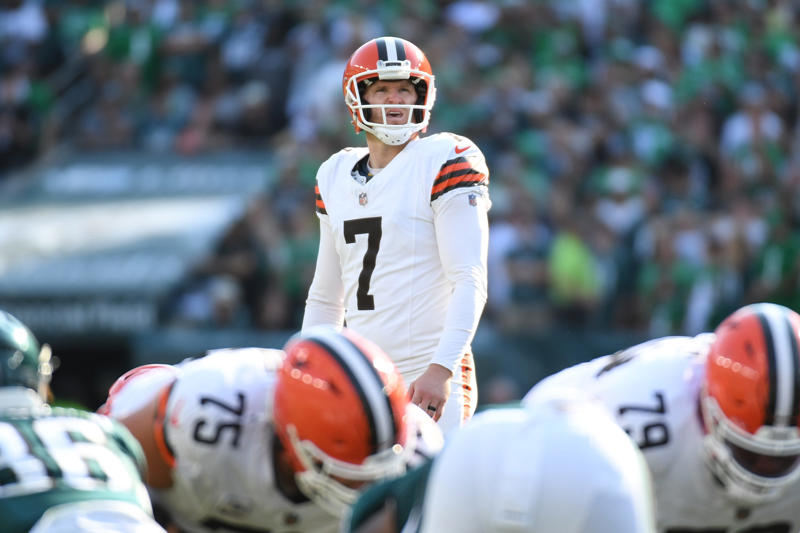 Quarterbacks: 3, Running backs: 4 , Wide Receivers: 6 , Tight Ends: 4, Offensive Line: 9, Defensive Line: 9, Linebackers: 6, Defensive Backs: 9, Special Teams: 3