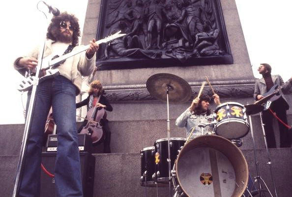 1. Mr. Blue Sky, 2. Hold On Tight, 3. Ordinary Dream, 4. Telephone Line, 5. Rock ’n’ Roll Is King