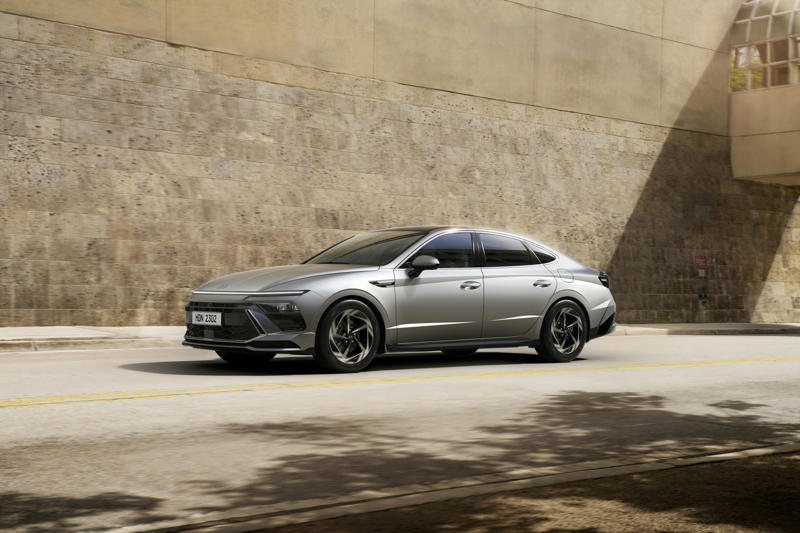 10. Dodge Charger, 9. Toyota Camry, 8. Ford F150, 7. Kia Soul, 6. Honda Civic, 5. Kia Optima, 4. Honda Accord, 3. Chevrolet Silverado 1500, 2. Hyundai Sonata, 1. Hyundai Elantra