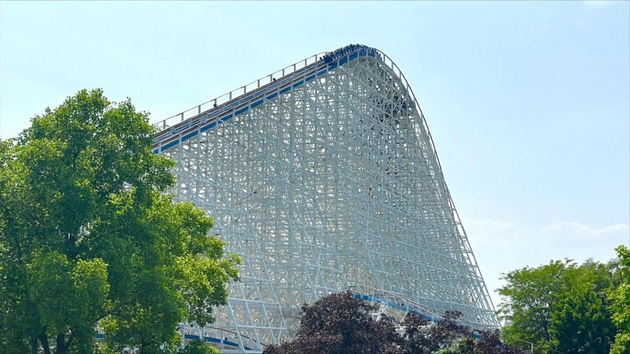 American Eagle, Batman: The Ride, The Dark Knight Coaster, The Flash: Vertical Velocity, Giant Drop, The Joker, Little Dipper, Maxx Force, Raging Bull, Sky Striker, Sprocket Rockets, Superman: Ultimate Flight, Wrath of Rakshasa, X Flight