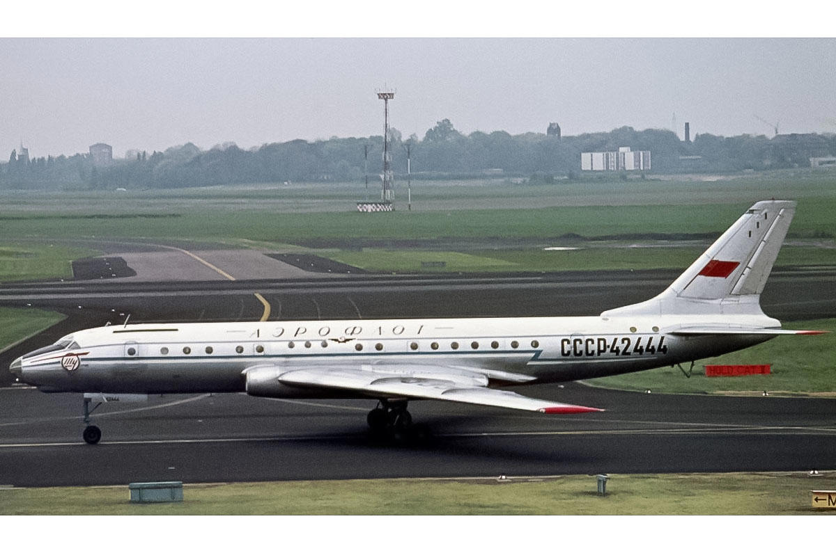 10: Tupolev Tu-104, 9: de Havilland Comet, 8: Gloster Meteor, 7: Vought F7U Cutlass, 6: C-87 Liberator Express, 5: Latécoère 631, 4: Vought F-8 Crusader, 3: Supermarine Scimitar, 2: Republic F-105 Thunderchief, 1: Yokosuka MXY-7 Ohka