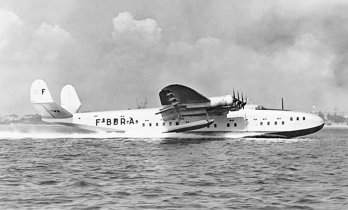 10: Tupolev Tu-104, 9: de Havilland Comet, 8: Gloster Meteor, 7: Vought F7U Cutlass, 6: C-87 Liberator Express, 5: Latécoère 631, 4: Vought F-8 Crusader, 3: Supermarine Scimitar, 2: Republic F-105 Thunderchief, 1: Yokosuka MXY-7 Ohka