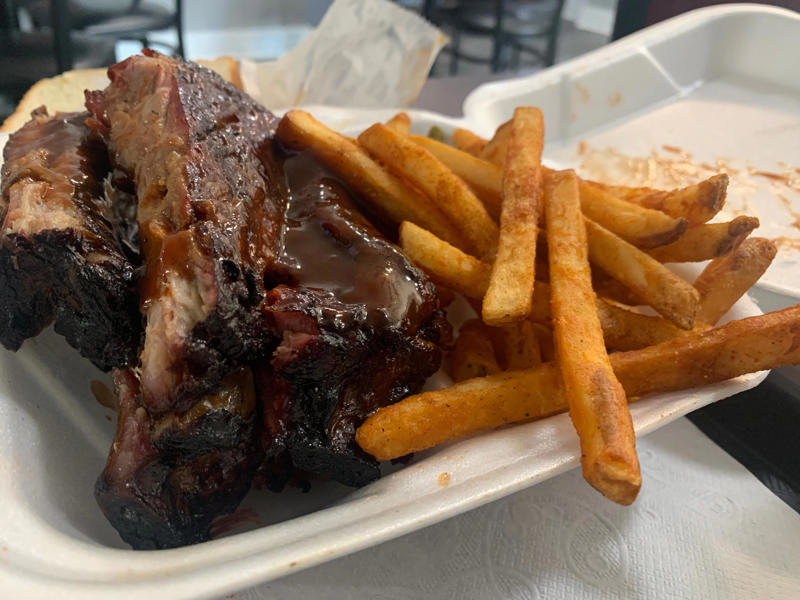 Butteriffic Bakery and Cafe, Earnestine & Hazel’s, Fat Charlie's Speakeasy, A&R Bar-B-Que, Cozy Corner BBQ, Charlie Vergos Rendezvous, Coastal Fish Company, Flight Restaurant and Wine Bar, Porch & Parlor, Southern Social, Best Memphis-style BBQ, Michelin Guide to the American South