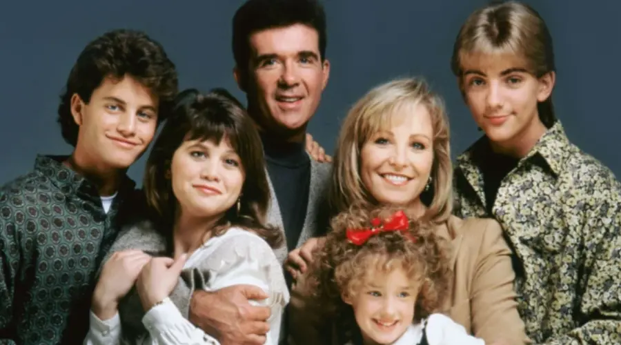 1. Knight Rider, 2. The A-Team, 3. MacGyver, 4. Cheers, 5. Family Ties, 6. Growing Pains, 8. Moonlighting, 9. The Golden Girls, 10. Miami Vice, 11. Magnum, P.I., 12. Punky Brewster, 13. Who's the Boss?, 14. Dynasty, 15. Silver Spoons, 16. The Wonder Years, 17. Small Wonder, 18. Perfect Strangers, 19. Remington Steele, 20. Designing Women, 21. Mork &amp; Mindy, 22. The Facts of Life, 23. Charles in Charge, 24. The Love Boat