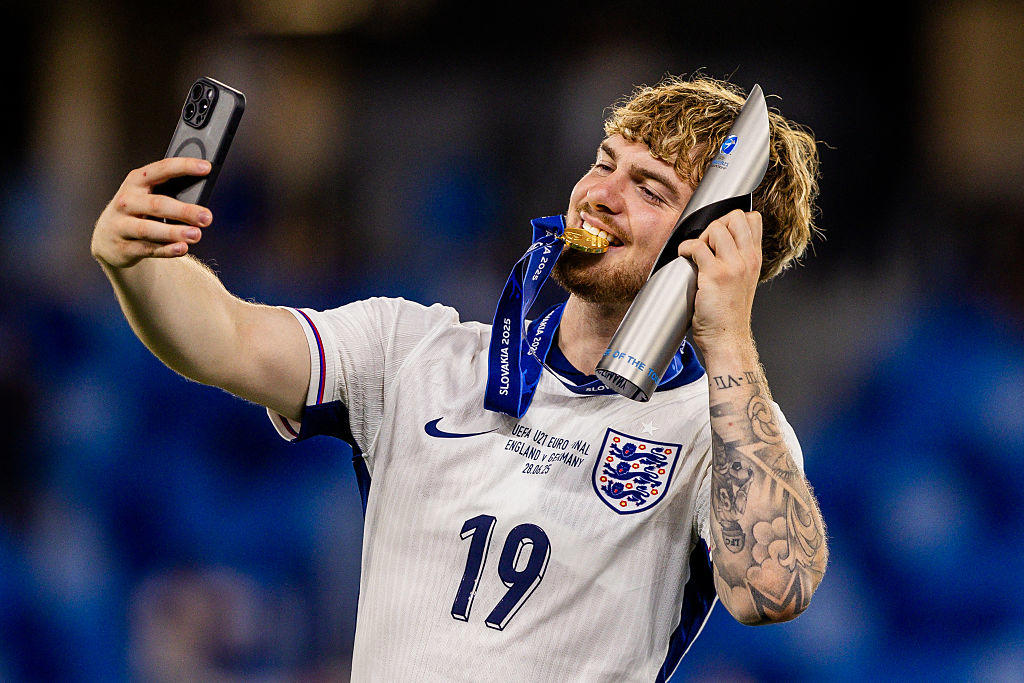 Latest transfer news headlines, Man Utd in talks over double midfielder deal, Tottenham still hopeful over Gibbs-White, Arsenal to make Eze bid, Madueke set for Arsenal medical, Gyokeres to Arsenal deal 'absolutely on', Maresca confirms Madueke deal, Arsenal eye Eze alternative, Newcastle sign Elanga, Gyokeres due back at Sporting, Real sell one more, Real considering huge bid for Liverpool star, Petrovic deal agreed, Woltemade offer knocked back, Liverpool considering Gordon, Bayern make Diaz offer, Liverpool to open Ekitike talks, Benfica want 50% of Felix, Antony nearing Man Utd exit, Bissouma to Fener?, United ready to gazump Gala, Jackson not untouchable, Propper set for Twente return, Rohl set for stunning Sheff Wednesday comeback, Aubameyang in line for Marseille return, Rodrygo to Arsenal update, Munoz 'open' to Crystal Palace exit, Madueke medical, Chelsea in advanced talks for £25m deal, Gibbs-White to Tottenham twist, Kudus explains Spurs decision, Will Noni Madueke play in Club World Cup final?, Crystal Palace seal Borna Sosa deal, Wissa bid rejected, Spurs remain interested, DONE DEAL, Rashford to Barcelona latest, Rodrygo asking price, Jackson could leave Chelsea, Henderson to join Brentford, Why Arsenal want Madueke, Romero decision, Kudus shirt number, Arsenal to sign Madueke, Trossard agrees terms, Gibbs-White medical today, Madueke set for Arsenal medical, Tottenham sign Kudus, Madueke to Arsenal, here we go!, Spurs announce Kudus, Luton land Wells, Barcelona set Casado price, Fishel leaves Chelsea, Real agree Carreras deal, Exeter loan Palace keeper, Sainz set for Porto, Cresswell signs for Stoke, ICYMI: Arsenal set to smash women's world-record transfer fee, Forest table Wissa offer amid Spurs interest, Elliot 'certain' to leave Liverpool his summer, Konate Real's top target, Brighton could sell Ferguson, Arsenal dealt blow in Rodrygo pursuit, Gibbs-White having Spurs medical tomorrow, Arsenal break world record for Liverpool's Smith, DONE DEAL, Barca not fully sold on Rashford, Ronaldo wants Rudiger at Al Nassr, Dalot gets United No 2 shirt, Gibbs-White to Spurs 'accelerating quickly', City youngster joins Leverkusen, Arsenal fans start #NoToMadueke petition, De Zerbi wants Auba Marseille return, Penders set for Strasbourg loan, Spurs turn attention to Gibbs-White, Arsenal handed new Rodrygo boost, Arsenal to make contact for Eze deal, Petrovic agreement close, Mosquera 'future in limbo', Rodrygo told Real Madrid exit is likely, Cunha reveals pride at Man Utd shirt number decision, Benfica eye Joao Felix return, Arteta and Berta react to Norgaard transfer, Norgaard reveals Raya talks, Man United reveal plan for new signing, Arsenal confirm Norgaard signing, DONE DEAL, Tottenham get surprise Mohammed Kudus boost, Gyokeres twist, Henderson statement, DONE DEAL, New Arsenal signings train, Chelsea prize money, Henderson leaves Ajax, Roma target Mavropanos, Parma target Arsenal midfielder