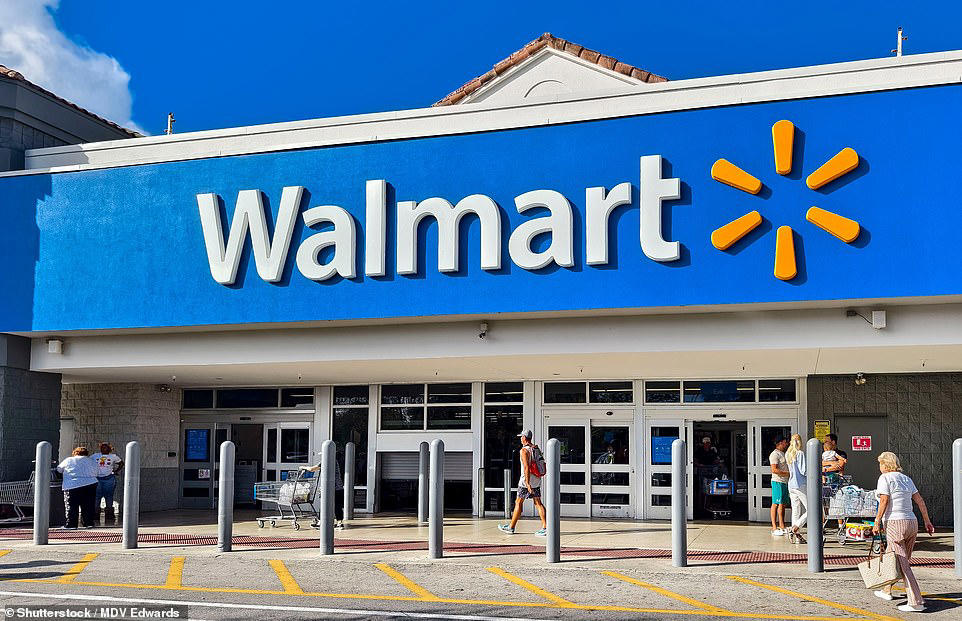 Walmart recalls 850k water bottles