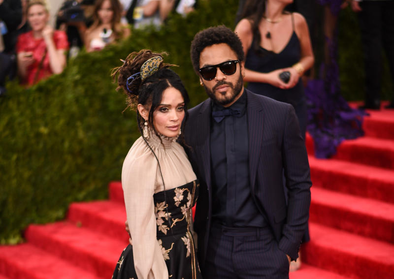 Johnny Depp and Winona Ryder, Brad Pitt and Juliette Lewis, Madonna and Sean Penn, Sylvester Stallone and Brigitte Nielsen, Goldie Hawn and Kurt Russell, Lisa Bonet and Lenny Kravitz, Matthew Broderick and Jennifer Grey, George Michael and Brooke Shields, Richard Gere and Cindy Crawford, Prince and Kim Basinger, Paula Abdul and Arsenio Hall, Mike Tyson and Robin Givens, Brad Pitt and Christina Applegate, Demi Moore and Emilio Estevez