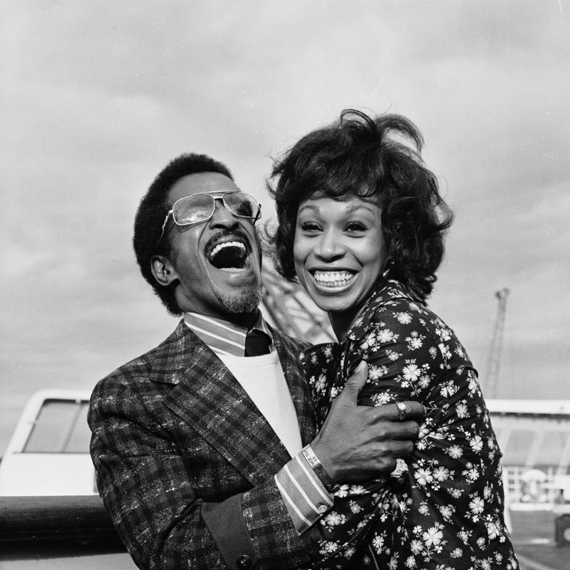Sammy Davis, Jr. Sinéad O'Connor, Sofia Richie, Shia LaBeouf, Karlie Kloss, David Chappelle, Mike Tyson, Bob Dylan, John Travolta, Isla Fisher, Orlando Bloom, Sharon Stone, Elizabeth Banks, Kate Capshaw, Jack Black, Ice Cube, Richard Gere, Sammy Davis, Jr., Alice Cooper, Julia Roberts, YoungBoy NBA, Oliver Stone, Elizabeth Taylor, George Harrison, David Bowie, Bettie Page, Sharmila Tagore, Connie Chung, Gary Busey, Tom Cruise, Katie Holmes, Ivanka Trump, Stephen Baldwin