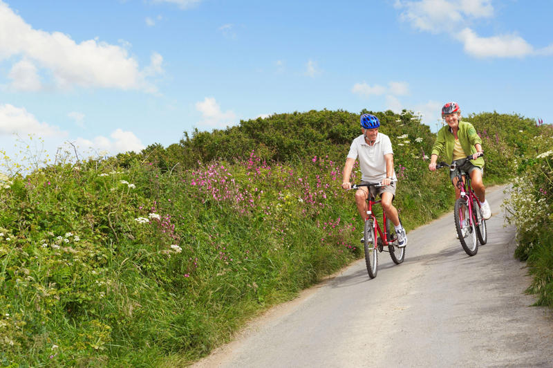 1. Maintain a healthy weight, 2. Stay active, 3. Adapt the type of exercise you are doing, 4. Strengthen your muscles, 5. Wear suitable footwear, 6. Do regular knee exercises, 7. Listen to your body and build up intensity slowly, 8. Seek specialist advice