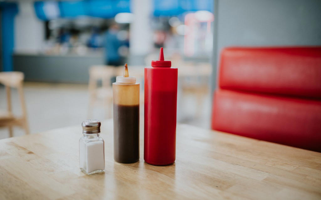 Salt and pepper shakers on the table You're waiting a long time, There's a lack of personal hygiene, The menu is dirty, Salt and pepper shakers on the table, The bathroom isn't kept clean, Lack of disinfectant, Insects inside the restaurant