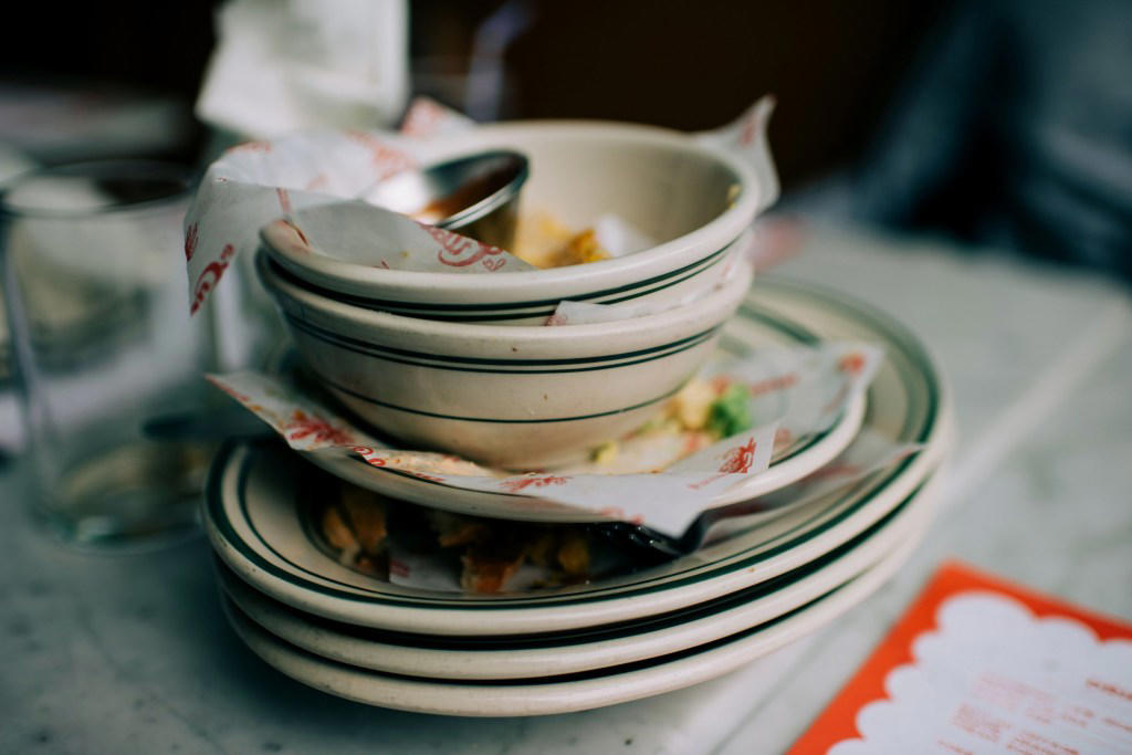Insects inside the restaurant You're waiting a long time, There's a lack of personal hygiene, The menu is dirty, Salt and pepper shakers on the table, The bathroom isn't kept clean, Lack of disinfectant, Insects inside the restaurant