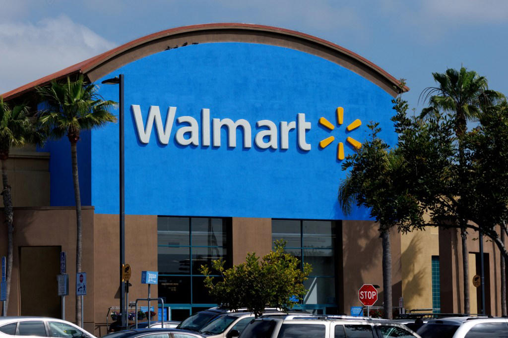 Urgent recall of 850,000 water bottles due to customers being hit by lids and blinded
