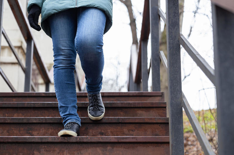 1. Maintain a healthy weight, 2. Stay active, 3. Adapt the type of exercise you are doing, 4. Strengthen your muscles, 5. Wear suitable footwear, 6. Do regular knee exercises, 7. Listen to your body and build up intensity slowly, 8. Seek specialist advice