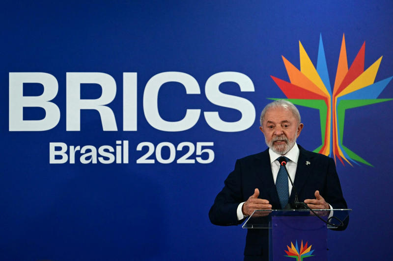 BRICS labeled Ahead of schedule, Sanctions on a Supreme Court justice, Brazilian judges lose US visas, The Trump of the Tropics, Brazil's January 6, A "witch hunt", Tech troubles, Truth Social censored, Trump calls for an investigation, An order from the White House, 50% tariffs, "An international disgrace", Been there, done that, BRICS labeled "anti-American", Lula Da Silva stands his ground, Warning Trump to butt out, Brazil will not be bullied