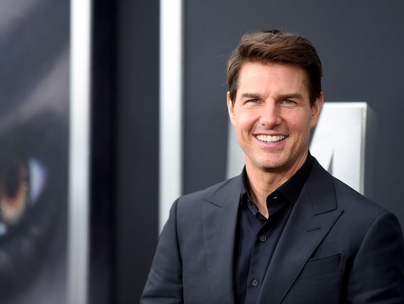 Tom Cruise Sinéad O'Connor, Sofia Richie, Shia LaBeouf, Karlie Kloss, David Chappelle, Mike Tyson, Bob Dylan, John Travolta, Isla Fisher, Orlando Bloom, Sharon Stone, Elizabeth Banks, Kate Capshaw, Jack Black, Ice Cube, Richard Gere, Sammy Davis, Jr., Alice Cooper, Julia Roberts, YoungBoy NBA, Oliver Stone, Elizabeth Taylor, George Harrison, David Bowie, Bettie Page, Sharmila Tagore, Connie Chung, Gary Busey, Tom Cruise, Katie Holmes, Ivanka Trump, Stephen Baldwin