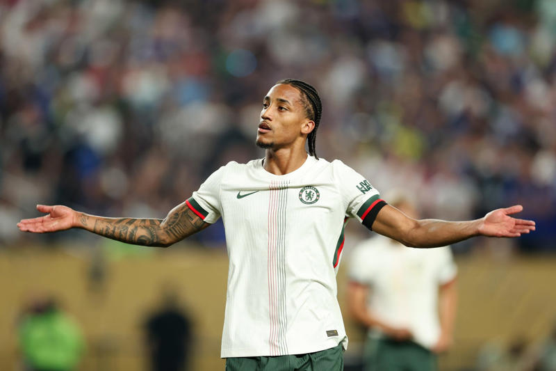 12: Jarrod Bowen - 12 goals, 10: Joao Pedro - 15 goals, 9: Matheus Cunha - 15 goals, 8: Cody Gakpo - 16 goals, 7: Cole Palmer - 18 goals, 5: Omar Marmoush - 19 goals, 4: Mohamed Salah - 22 goals, 3: Alexander Isak - 24 goals, 2: Erling Haaland - 27 goals, 1: Viktor Gyokeres - 30 goals
