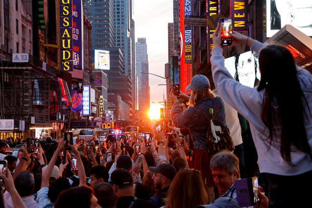 Where to see Manhattanhenge tonight, Saturday's Manhattanhenge forecast, What is Manhattanhenge? , Manhattanhenge photos
