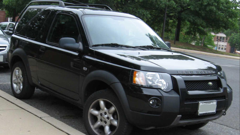 8. Land Rover Freelander Convertible 1. Chevrolet Corvette C1, 2. Mazda MX-5 Miata, 3. Ford Mustang Convertible, 4. Porsche Boxster, 5. Mercedes-Benz SL (W113 “Pagoda”), 6. Shelby Cobra, 7. BMW 4 Series Convertible, 8. MINI Convertible (2016–Present), 9. Audi TT Roadster (2014–2023), 10. Porsche 911 Cabriolet (2019–Present), 1. Chrysler PT Cruiser Convertible, 2. Buick Cascada, 3. Nissan Micra CC, 4. Chevrolet SSR, 5. Suzuki X-90, 6. Chrysler Sebring Convertible (2008), 7. Range Rover Evoque Convertible, 8. Land Rover Freelander Convertible, 9. Lexus SC 430, 10. Dodge Dakota Convertible