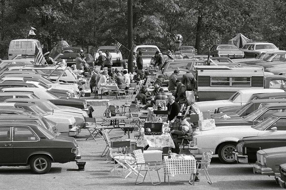 17 Retro Photos of Tailgating at Its Finest 1. Pregaming Before ‘The Who’ Concert in Pittsburgh (Early 1980s), 2. Tailgating in a Full Suit at a Packers Game (Late 1970s), 3. Creatively Catching the All-Star Game in San Diego (1992), 4. Getting Hyped for Wrestlemania (1987), 5. New York Cosmos Fans Tailgating at Giants Stadium (1970s), 6. Tailgating at a ‘Genesis’ Concert, 7. Ringing in the Raiders’ Season Opener (1984), 8. Grilling at Milwaukee’s County Stadium (1977), 9. Throwing ‘Em Back at the Philadelphia Eagles Game (1983), 10. Tailgating at Shea Stadium After the Mets Won the World Series (1986), 11. Tailgating After a Dirt Bike Race Out in the Boondocks (1970s), 12. Tailgate Keg (1950s), 13. Going All Out for the Browns vs. Oilers Game (1988), 14. The Country Squire Was the Ultimate Picnic Ride (1960), 15. The Classiest Tailgate (1954), 16. There’s a Full Bar in the Trunk … (1980)
